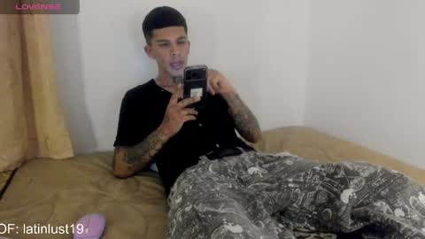 Snapshot of baby_gio chatting on 05.06.26 OF GxoXabs online show from 05.06.26