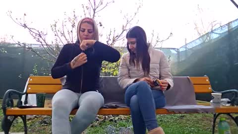 Snapshot of baby_inna chatting on 11.12.25 Inna online show from 11.12.25