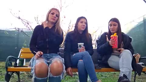 Snapshot of baby_inna chatting on 11.13.25 Inna online show from 11.13.25