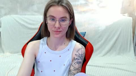 Snapshot of baby_kitte chatting on 10.09.25 baby_kitte online show from 10.09.25