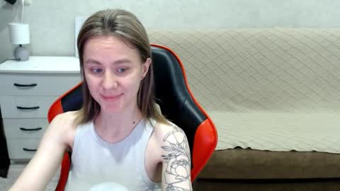 Snapshot of baby_kitte chatting on 10.12.25 baby_kitte online show from 10.12.25