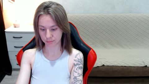 Snapshot of baby_kitte chatting on 10.13.25 baby_kitte online show from 10.13.25