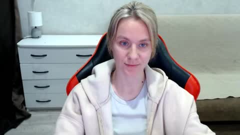 Snapshot of baby_kitte chatting on 10.21.25 baby_kitte online show from 10.21.25