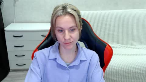 Snapshot of baby_kitte chatting on 10.28.25 baby_kitte online show from 10.28.25