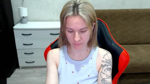 Snapshot of baby_kitte chatting on 11.05.25 baby_kitte online show from 11.05.25