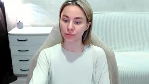 Snapshot of baby_kitte chatting on 11.14.25 baby_kitte online show from 11.14.25