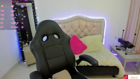 Snapshot of baby_love03 chatting on 01.01.25 Dulce Stefa online show from 01.01.25