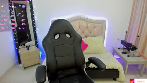 Snapshot of baby_love03 chatting on 01.02.25 Dulce Stefa online show from 01.02.25