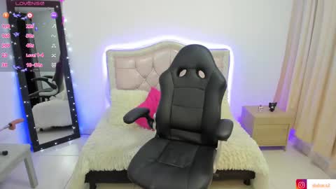 Snapshot of baby_love03 chatting on 02.20.25 Dulce Stefa online show from 02.20.25