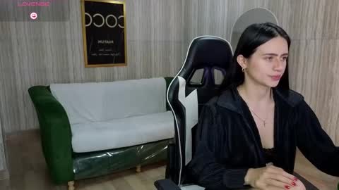 Snapshot of baby_lush_t chatting on 09.10.25 Bella online show from 09.10.25