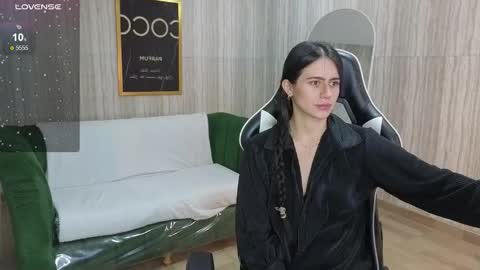 Snapshot of baby_lush_t chatting on 09.20.25 Bella online show from 09.20.25