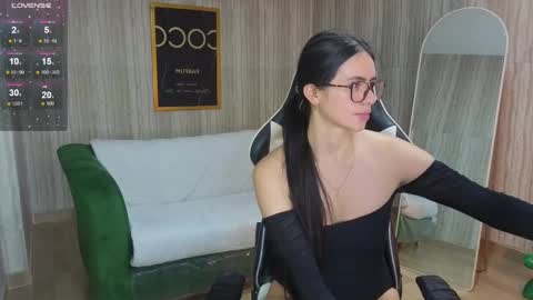 Snapshot of baby_lush_t chatting on 11.04.25 Bella online show from 11.04.25