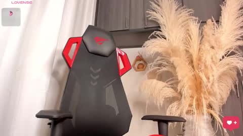 Snapshot of baby_smith chatting on 10.27.25 FOLLOW ME online show from 10.27.25