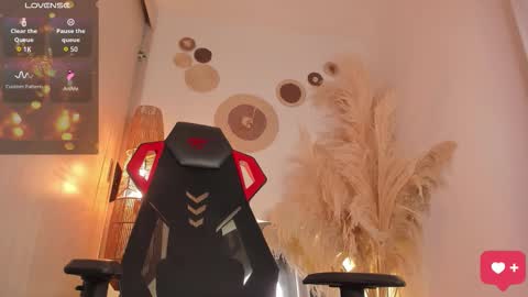 FOLLOW ME  online show from 12.03.25