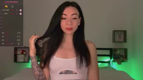 Snapshot of baby_win777 chatting on 10.12.25 Baby Win online show from 10.12.25