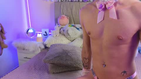 Snapshot of baby_xian chatting on 12.31.24  Dani  online show from 12.31.24