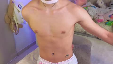 Snapshot of baby_xian chatting on 02.20.25  Dani  online show from 02.20.25