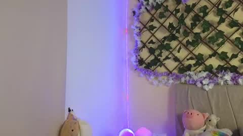 Snapshot of baby_xian chatting on 03.10.25  Dani  online show from 03.10.25