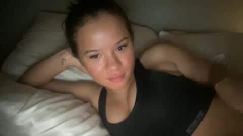 Snapshot of babyaves chatting on 02.01.26 babyaves online show from 02.01.26