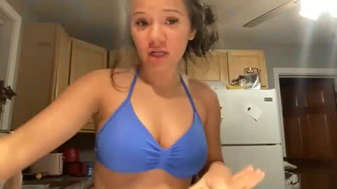 Snapshot of babyaves chatting on 02.12.26 babyaves online show from 02.12.26