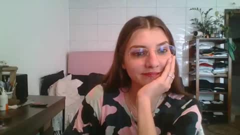 Snapshot of babydemon6 chatting on 10.07.25 babydemon6 online show from 10.07.25