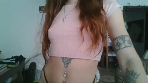 Snapshot of babydemon6 chatting on 11.02.25 babydemon6 online show from 11.02.25