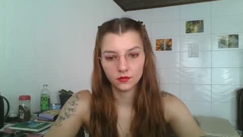 Snapshot of babydemon6 chatting on 11.04.25 babydemon6 online show from 11.04.25