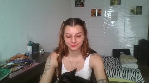 Snapshot of babydemon6 chatting on 11.05.25 babydemon6 online show from 11.05.25