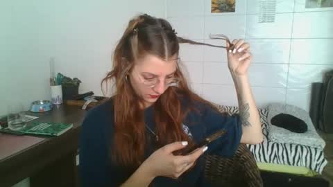 Snapshot of babydemon6 chatting on 11.07.25 babydemon6 online show from 11.07.25