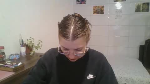 Snapshot of babydemon6 chatting on 11.10.25 babydemon6 online show from 11.10.25