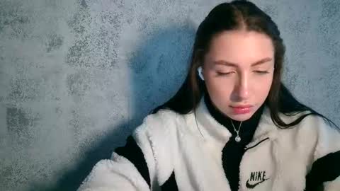 Snapshot of babyfoxie18 chatting on 09.27.25 Roxie online show from 09.27.25