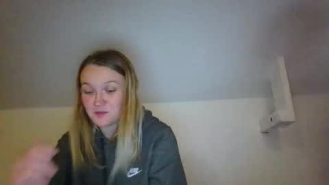 Snapshot of babykay03 chatting on 10.31.25 babykay03 online show from 10.31.25