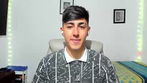 Snapshot of babymaik chatting on 10.21.25 babymaik online show from 10.21.25