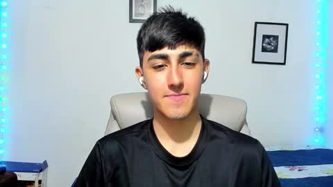 Snapshot of babymaik chatting on 11.17.25 babymaik online show from 11.17.25