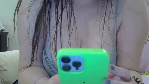 Snapshot of babymom1 chatting on 02.22.25 babymom1 online show from 02.22.25