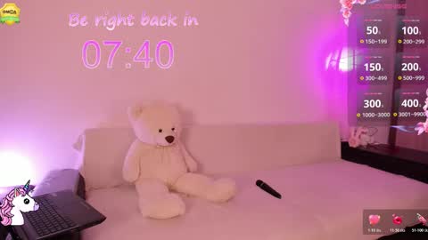 Snapshot of babyuniporn chatting on 12.01.25 Eva online show from 12.01.25