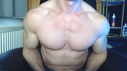 Snapshot of badboy951337 chatting on 10.10.25 Badboy95 online show from 10.10.25