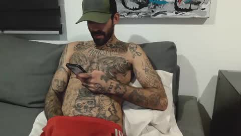 BadCouple  online show from 10.01.25