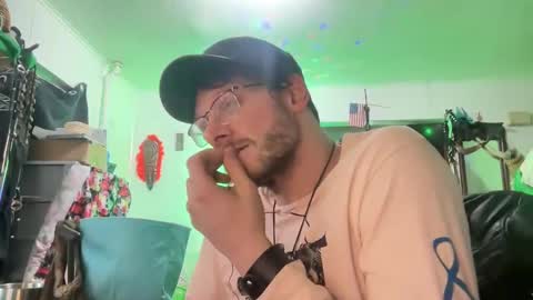 Snapshot of baddaddy215 chatting on 12.31.24 baddaddy215 online show from 12.31.24