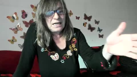 Snapshot of badgg chatting on 02.12.25 Gina online show from 02.12.25