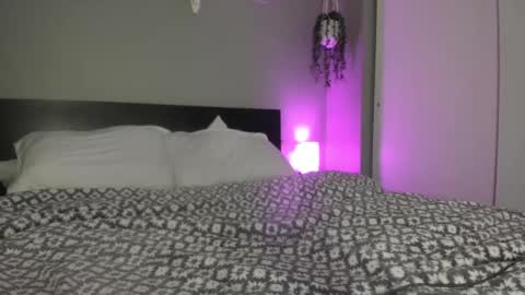 Snapshot of badgrljade chatting on 09.19.25 Jade online show from 09.19.25