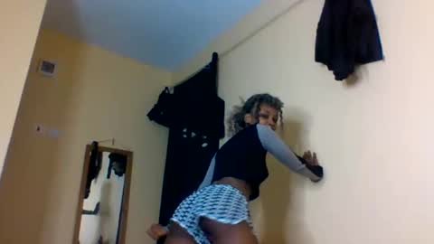 Snapshot of badgurllily chatting on 10.18.25 Lily. online show from 10.18.25