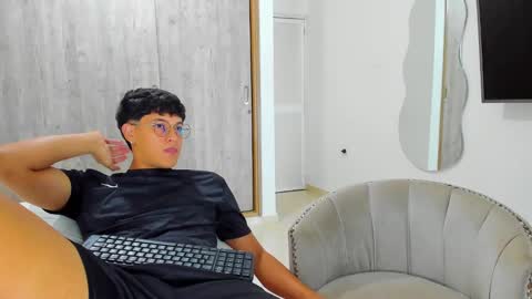 Snapshot of badgyal_ chatting on 12.04.24 Beck and Rick online show from 12.04.24