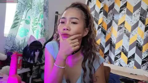 Snapshot of badlilbambi chatting on 09.14.25 badlilbambi online show from 09.14.25