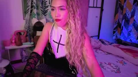 Snapshot of badlilbambi chatting on 10.03.25 badlilbambi online show from 10.03.25