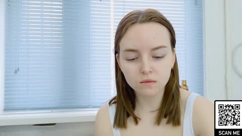 Snapshot of bae_cake_ chatting on 12.17.24 Alice online show from 12.17.24