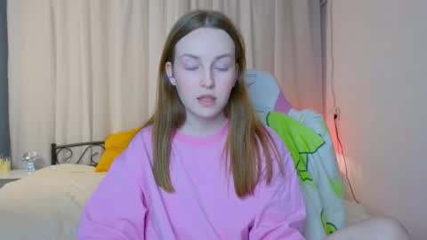 Snapshot of bae_cake__ chatting on 09.27.25 Alice online show from 09.27.25