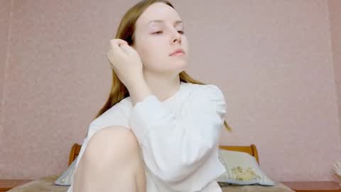 Snapshot of bae_cake__ chatting on 10.16.25 Alice online show from 10.16.25