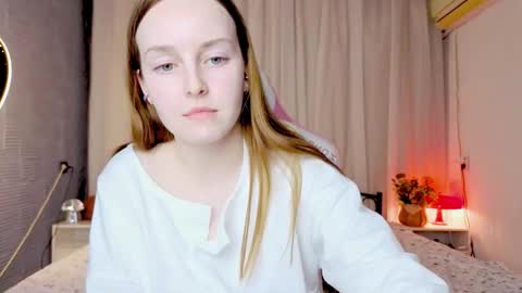 Snapshot of bae_cake__ chatting on 10.31.25 Alice online show from 10.31.25