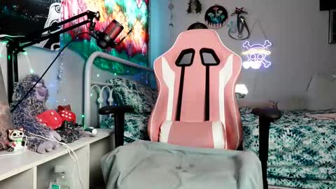 Bae Bae Blue online show from 10.29.25